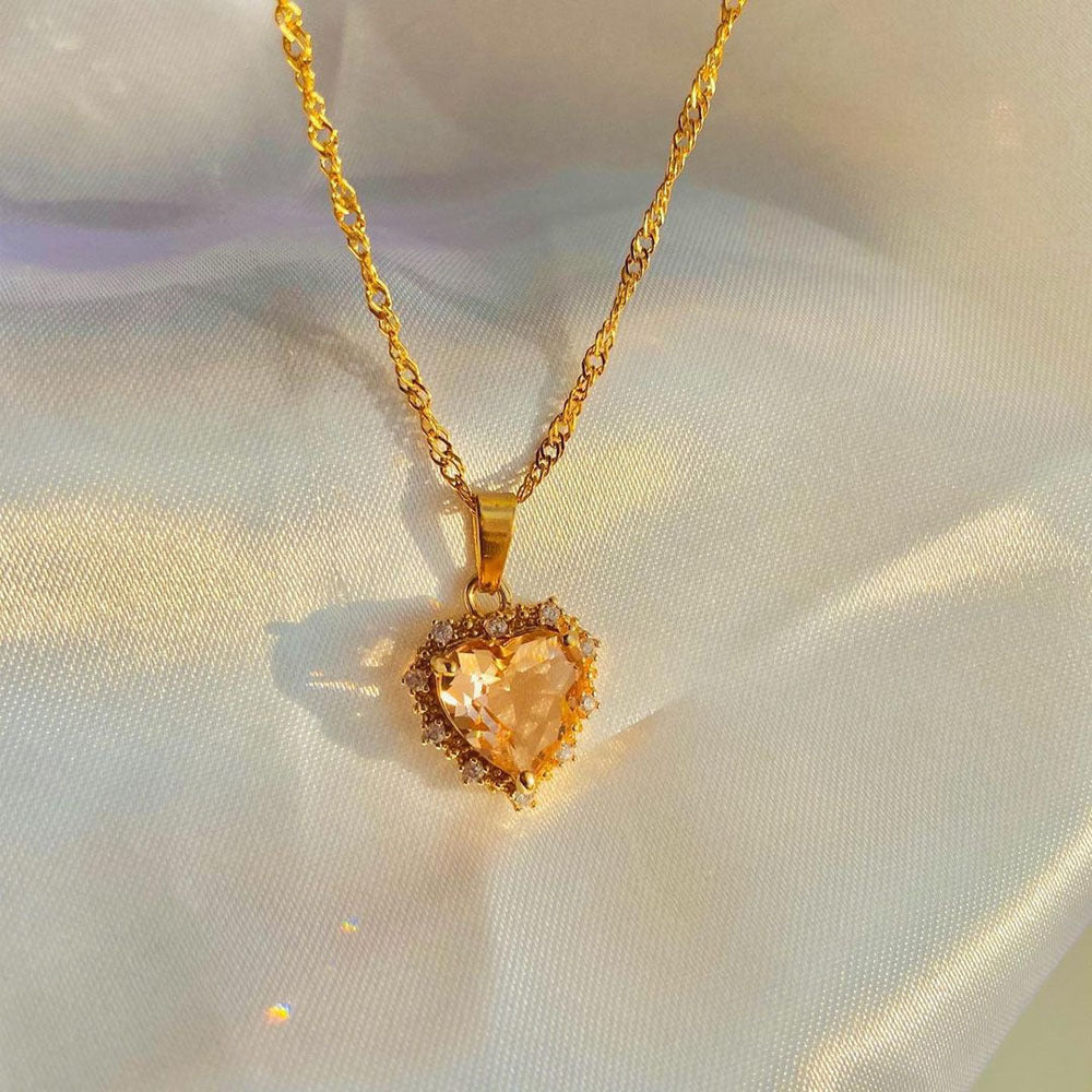 Colorful Rhinestones Heart-shped Necklace Love Gold Clavicle Chain Ins Personalized Jewelry For Women Valentine's Day Product information: Material:Copper Chain Style:Regular Chain Pendant Material: Alloy Packing list: Necklace*1 Product Image: Colorful R