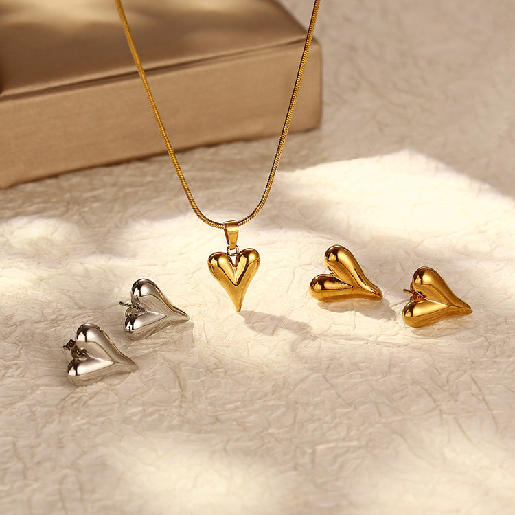 Retro Heart-shaped Necklace Stainless Steel Personalized Love Necklace For Women's Jewelry Valentine's Day Product information: Material: stainless steel Processing: Electroplating Shape: Heart Chain Style: Snake Bone Chain Packing list: Necklace*1/Earrin