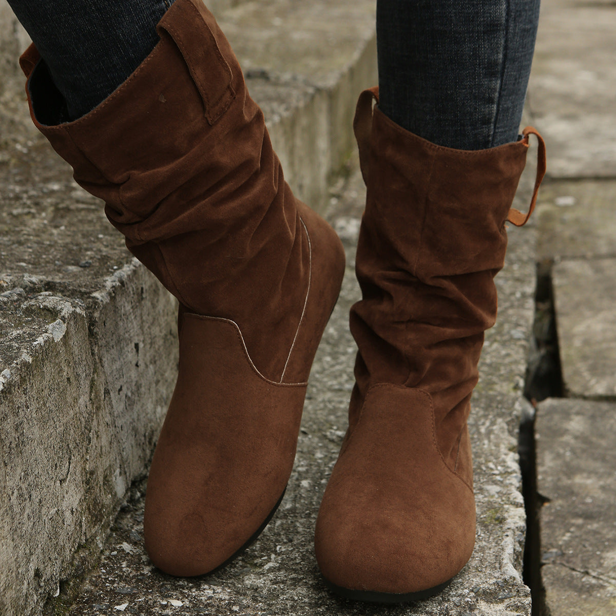 Round Toe Flat Boots Fashion Solid Color Suede Mid-calf Boot Winter Warm Shoes For Women Overview: Unique design, stylish and beautiful. Good material, comfortable feet. A variety of colors, any choice. Specification: Product Category: Fashion Boots Shoe