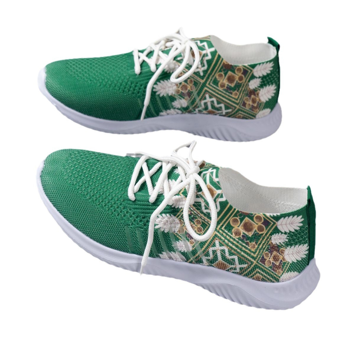 Summer New Flying Woven Stylish Flat Shoes Women Product information: Pattern: color matching Lining material: cloth Color: green Upper height: tall crown Heel height: low heel (1-3CM) Heel shape: flat heel Size: 35, 36, 37, 38, 39, 40, 41, 42, 43 Sole cr