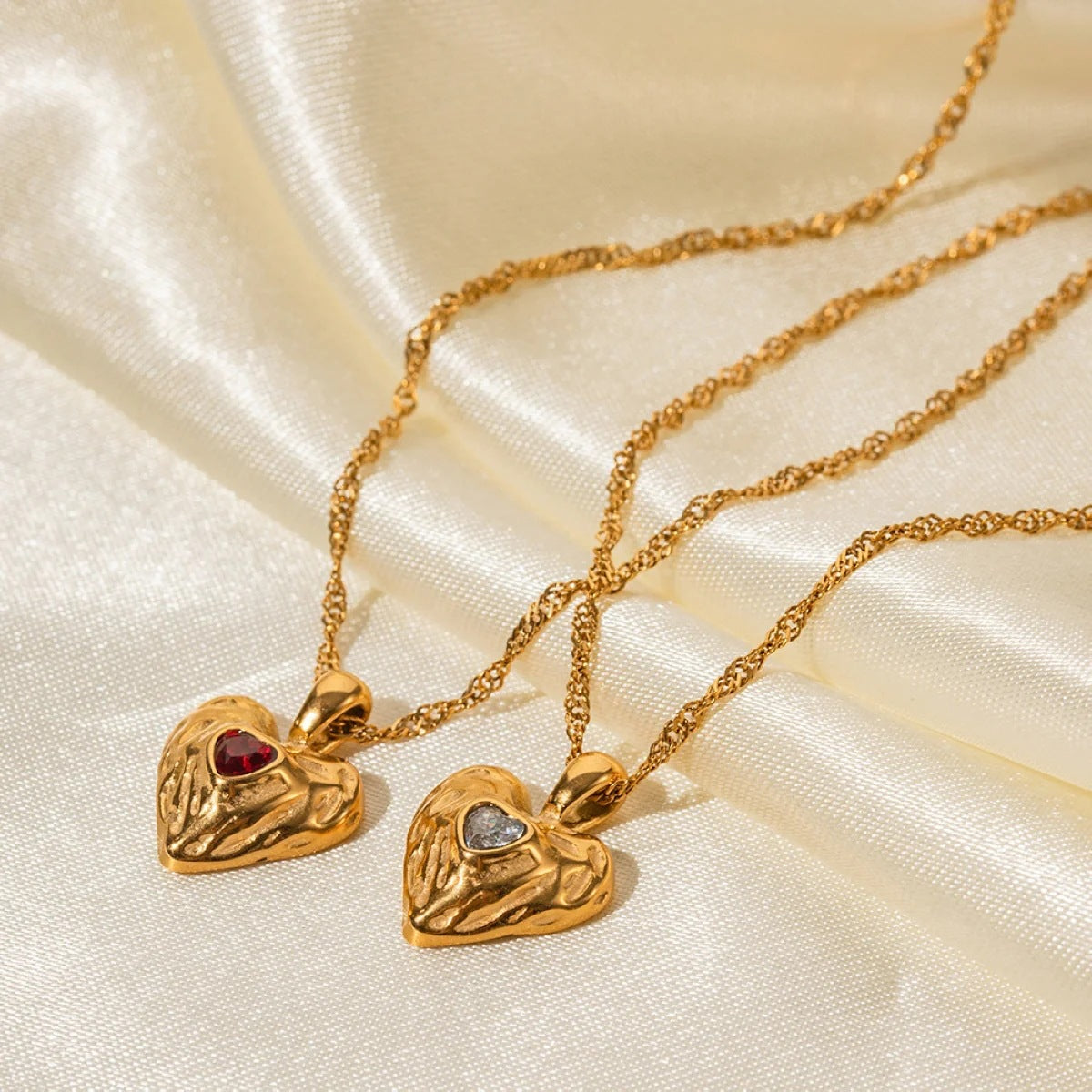 Alloy Heart-shaped Necklace With Diamond Fashion INS Style Necklace Love Valentine's Day Product information: Material:Alloy Processing: Electroplating Shape:Heart Size Information: Packing list: Necklace*1 Product Image: Alloy Heart-shaped Necklace With