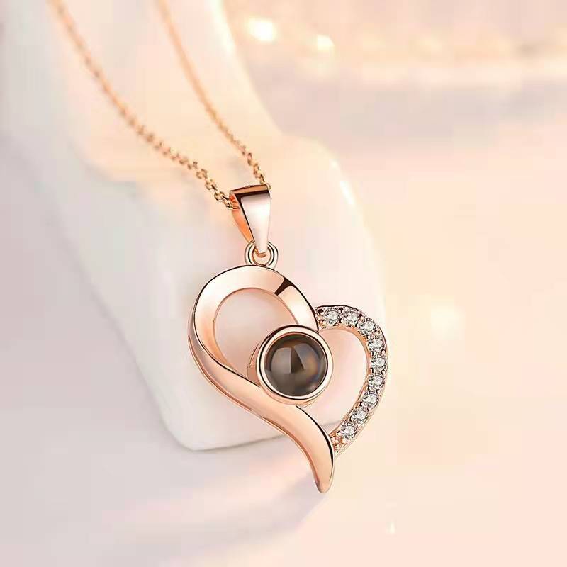 Hot Valentine's Day Gifts Metal Rose Jewelry Gift Box Necklace For Wedding Girlfriend Necklace Gifts Overview: 100% new design and high quality Must-have for fashion women Have a beautiful appearance Specifications: Necklace： Style: ethnic Material: Cryst