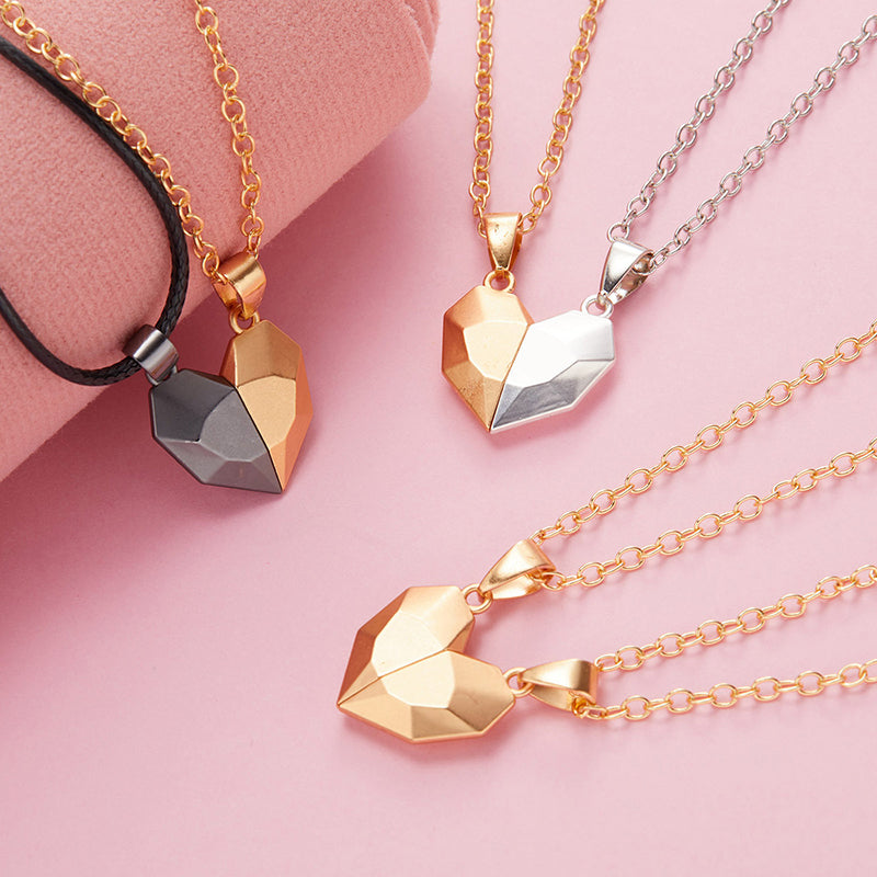 Creative Magnet Necklace Love Heart Broken Men And Women Product information: Style: Creative Material: Copper Type: Necklace Style: Couple style Modeling: Wishing Stone Packaging: Individually packed Chain style: cross chain Whether multi-layer: No Wheth