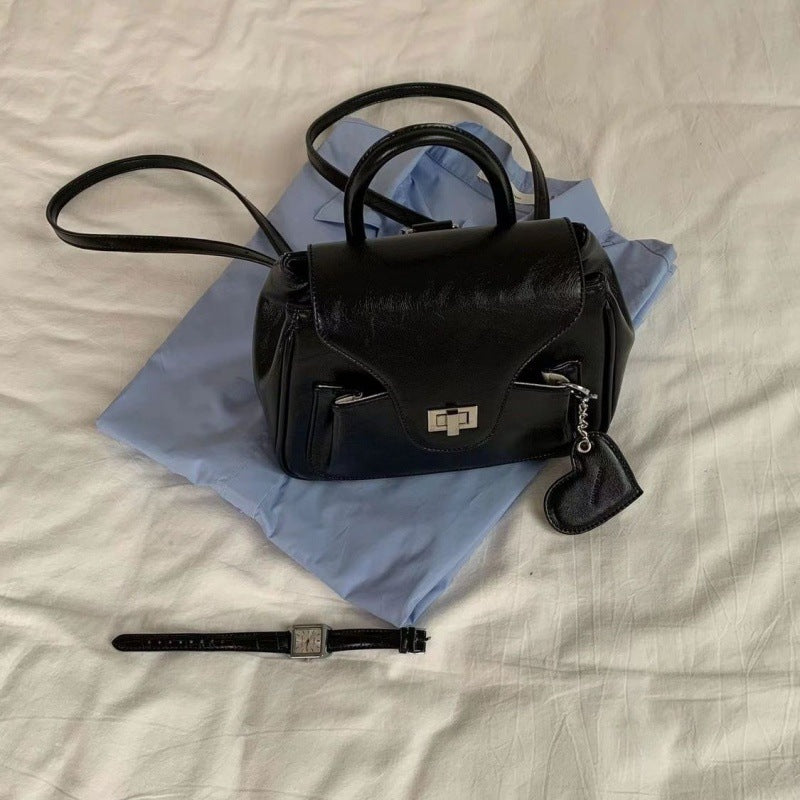 Backpack Silver Special-interest Design Summer Korean Style All-matching Ladies Product information: Pattern: solid color Lining texture: PU Applicable scenario: home storage Color: Black (order to send love pendant), silver (order to send love pendant) A