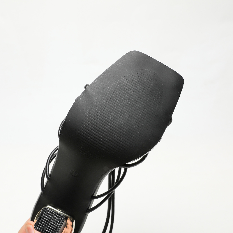 Elegant Square Toe Personalized Rhinestone Chain Fashion Sandals Product Details: Closed: lace-up Pattern: plain Color classification: black white yellow brown Popular elements: Shallow mouth Toe style: square head Leather features: patent leather Size in