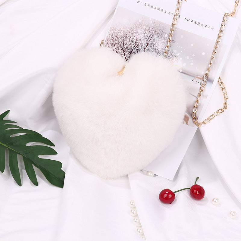 Love Bags For Women Plush Chain Shoulder Bags Valentine's Day Party Bag Product information: Material: plush Luggage trend style: small round bag Bag size: medium Lining texture: synthetic leather Bag shape: heart Opening method: zipper Pattern: solid col