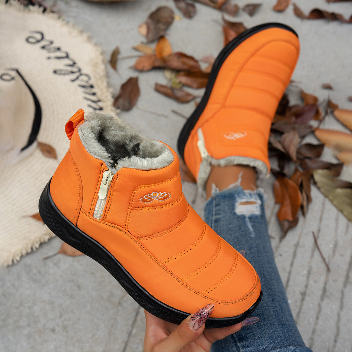 Winter Snow Boots WIth Side Zipper Casual Warm Plush Flat Shoes Women's Fleece Ankle Boot Product information: Upper material: satin Sole material: PU Upper height: medium upper Toe shape: round head Heel shape: Thick heel Inner material: washed wool Open