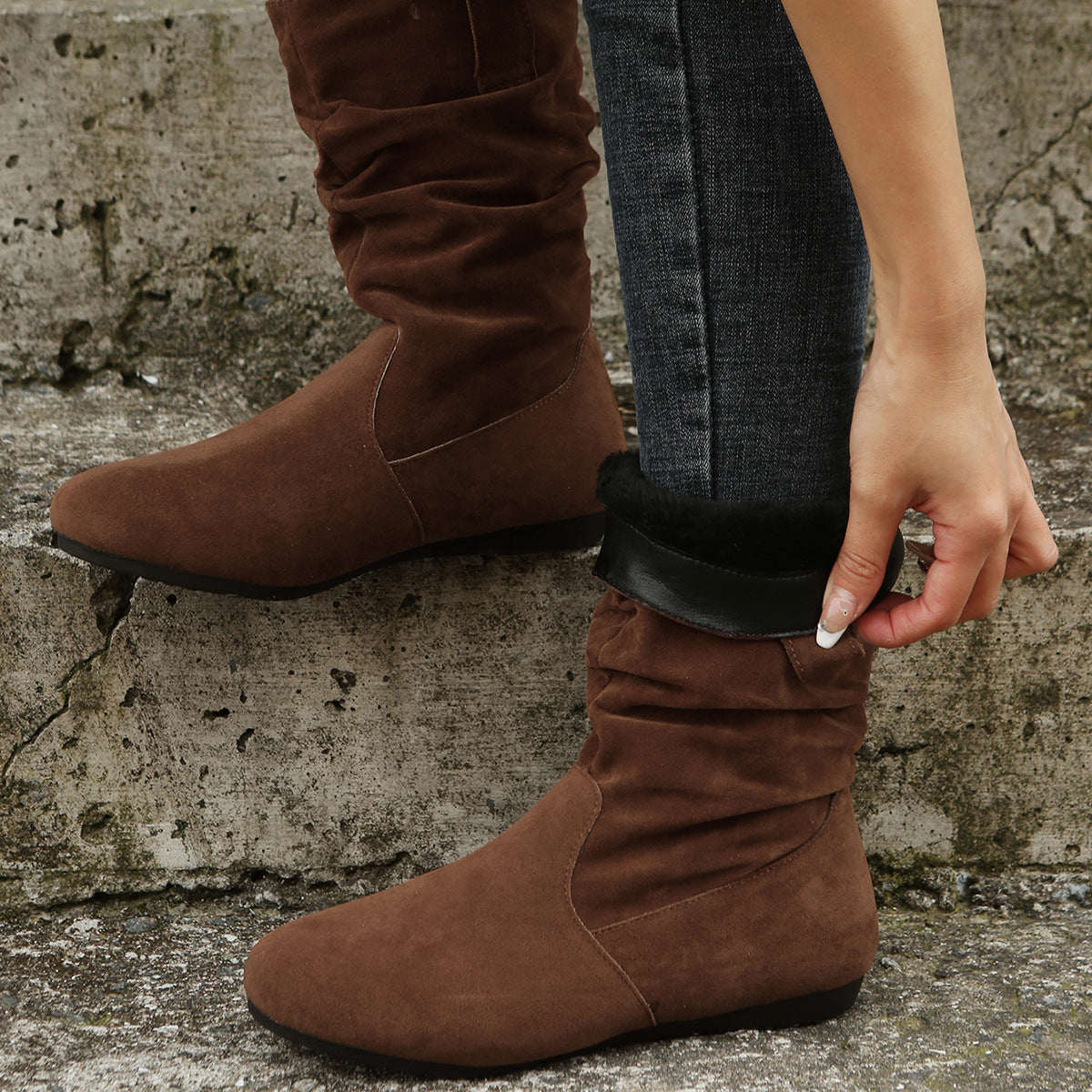 Round Toe Flat Boots Fashion Solid Color Suede Mid-calf Boot Winter Warm Shoes For Women Overview: Unique design, stylish and beautiful. Good material, comfortable feet. A variety of colors, any choice. Specification: Product Category: Fashion Boots Shoe