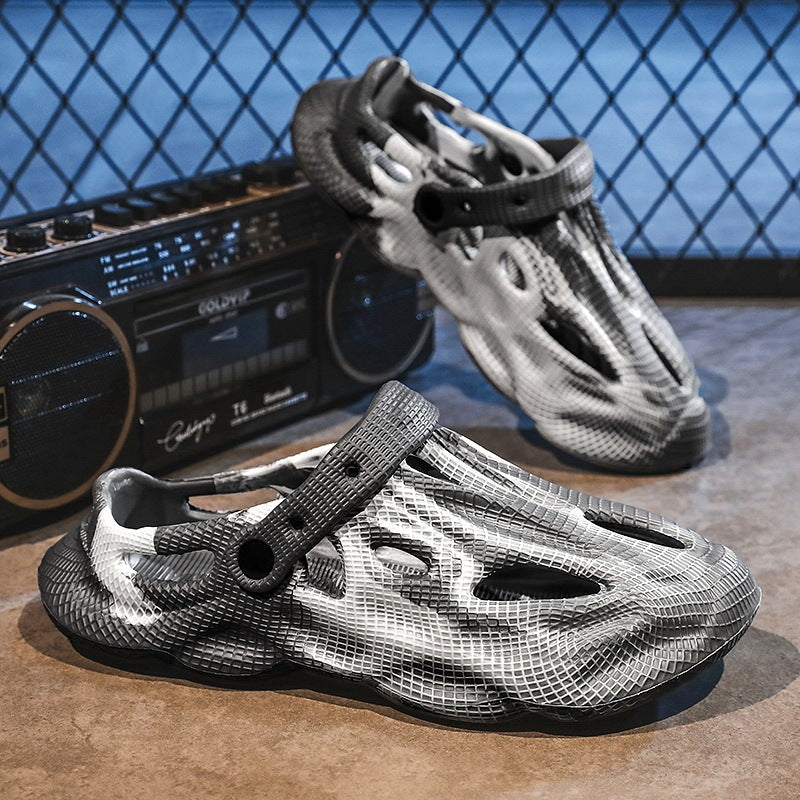 Hollow-out Breathable Closed Toe Slippers Non-slip Dual-use Beach Sandals Product information: Pattern: solid color Lining material: EVA Color: 9868 black and yellow, 9868 black and white, 9868 black and red Processing Method: sticky leather Heel height: