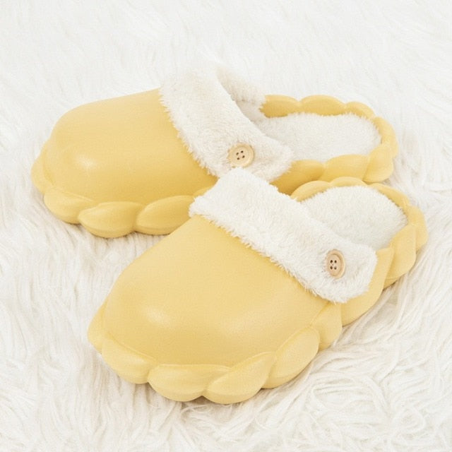 Non-Slip Furry Shark Slides Introducing the Non-Slip Furry Shark Slides – the perfect footwear for any occasion! These slippers are made from waterproof materials and boast non-slip soles, making them ideal for use both indoors and outdoors. Crafted with