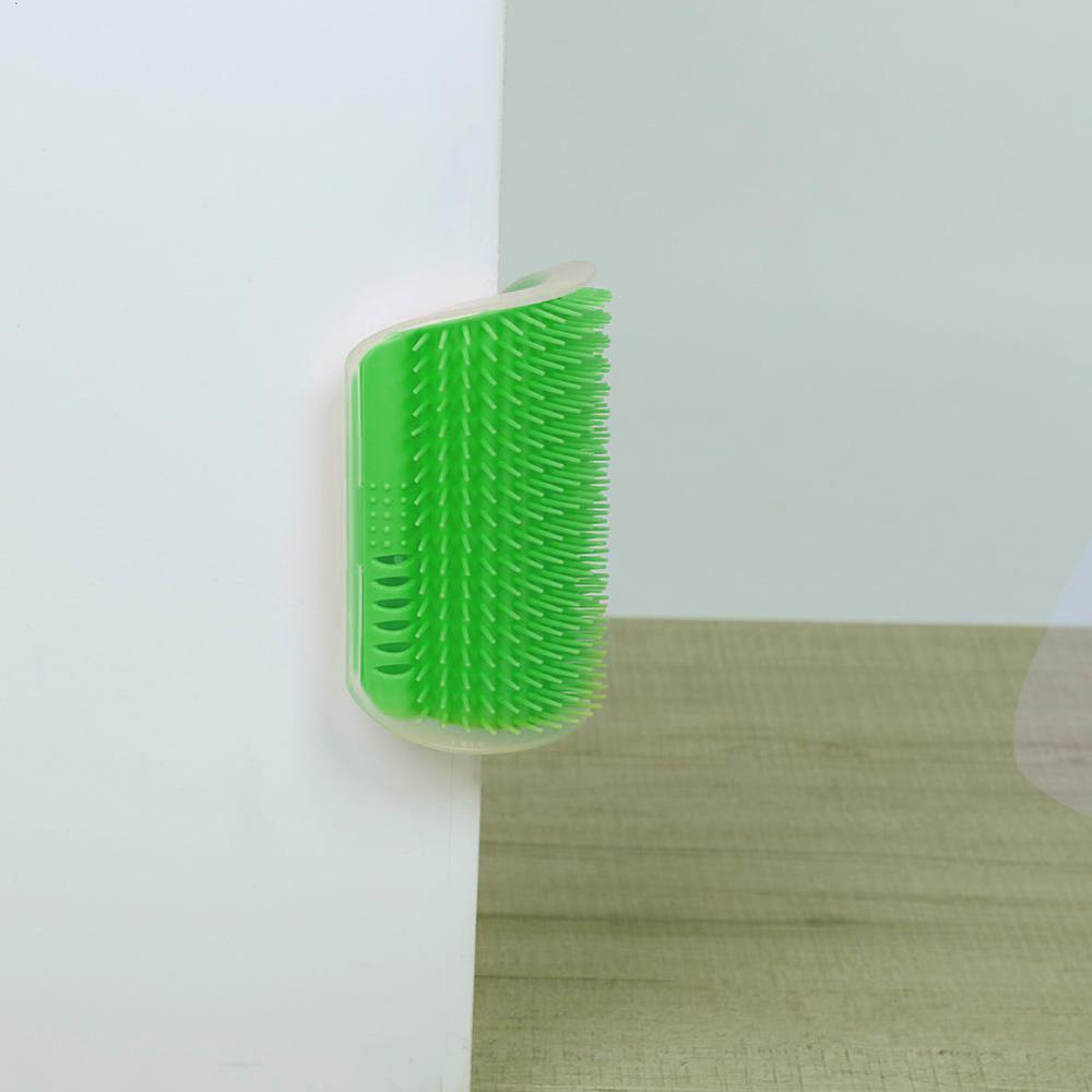 Cat Self Groomer Corner Brush Features:The product is designed according to the living habits of the cat.It plays the role of the rubbing of a cat.In combing the cat's hair, it can remove loose and shedding hair.It is equipped to attract the cat's eye, pr