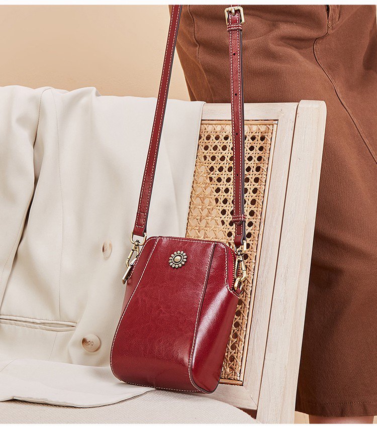 Jasmine | Stylish Mini Crossbody Bag Enhance your style while keeping your essentials close at hand with the Jasmine crossbody bag! Smart style, compact convenience. Step out in style with the exceptionally trendy Jasmine™ mini crossbody bag. This chic ba