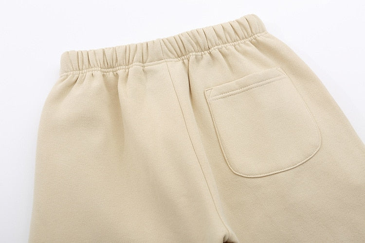 Reflective Print Sweatpants Reflective print sweatpants are a popular fashion trend that combines comfort and style. These sweatpants are typically made from high-quality cotton fabric, making them comfortable to wear during autumn or any season. The refl